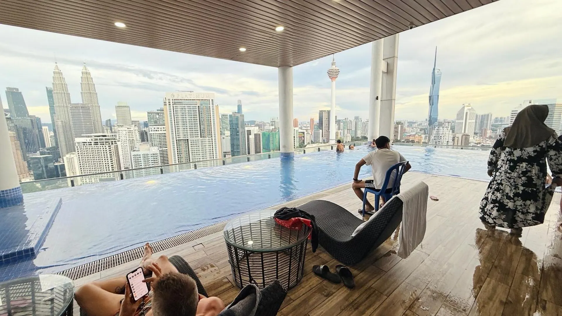 Sky Pools Colony Suites Klcc Kuala Lumpur Apartment