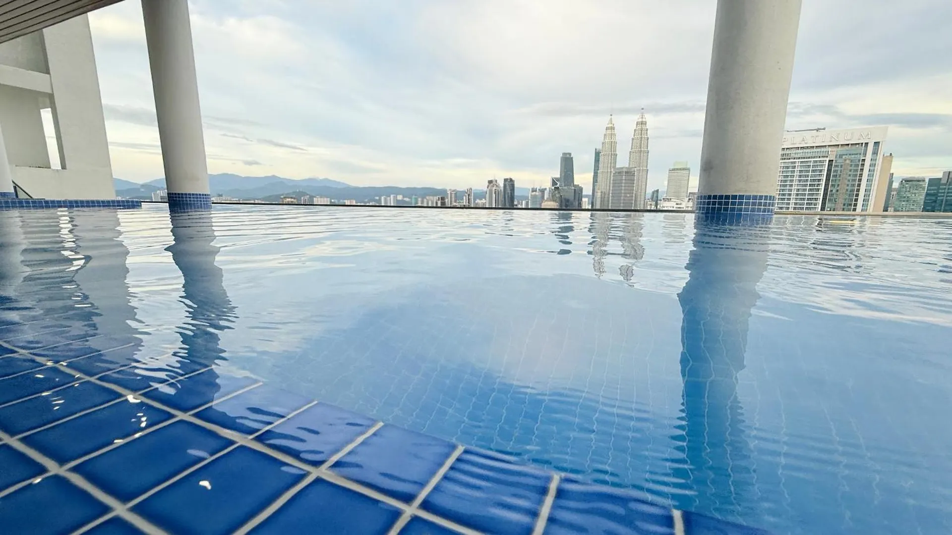 Sky Pools Colony Suites Klcc Kuala Lumpur Malaysia